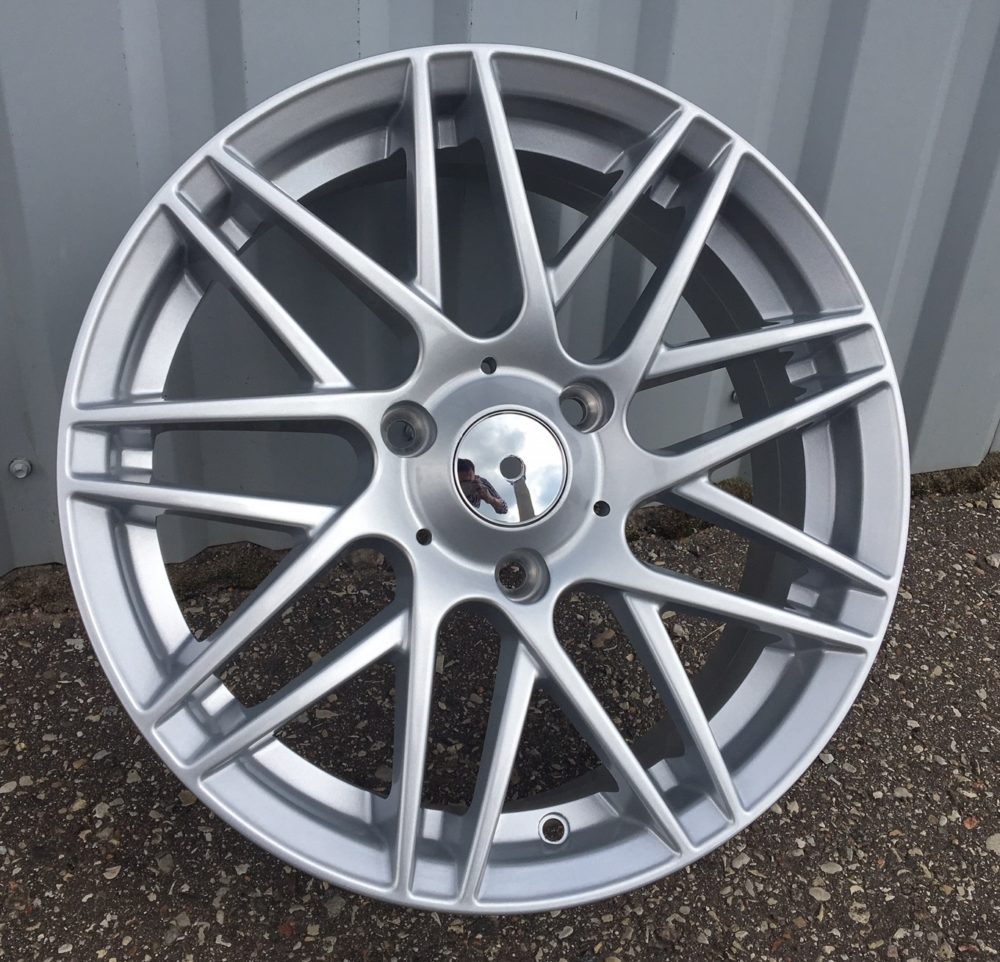 R17x7.5  3X112  ET  25  57.1  HX013  (E269177510S)  Silver Shining (SS)  For SMART  (R)  (Rear)